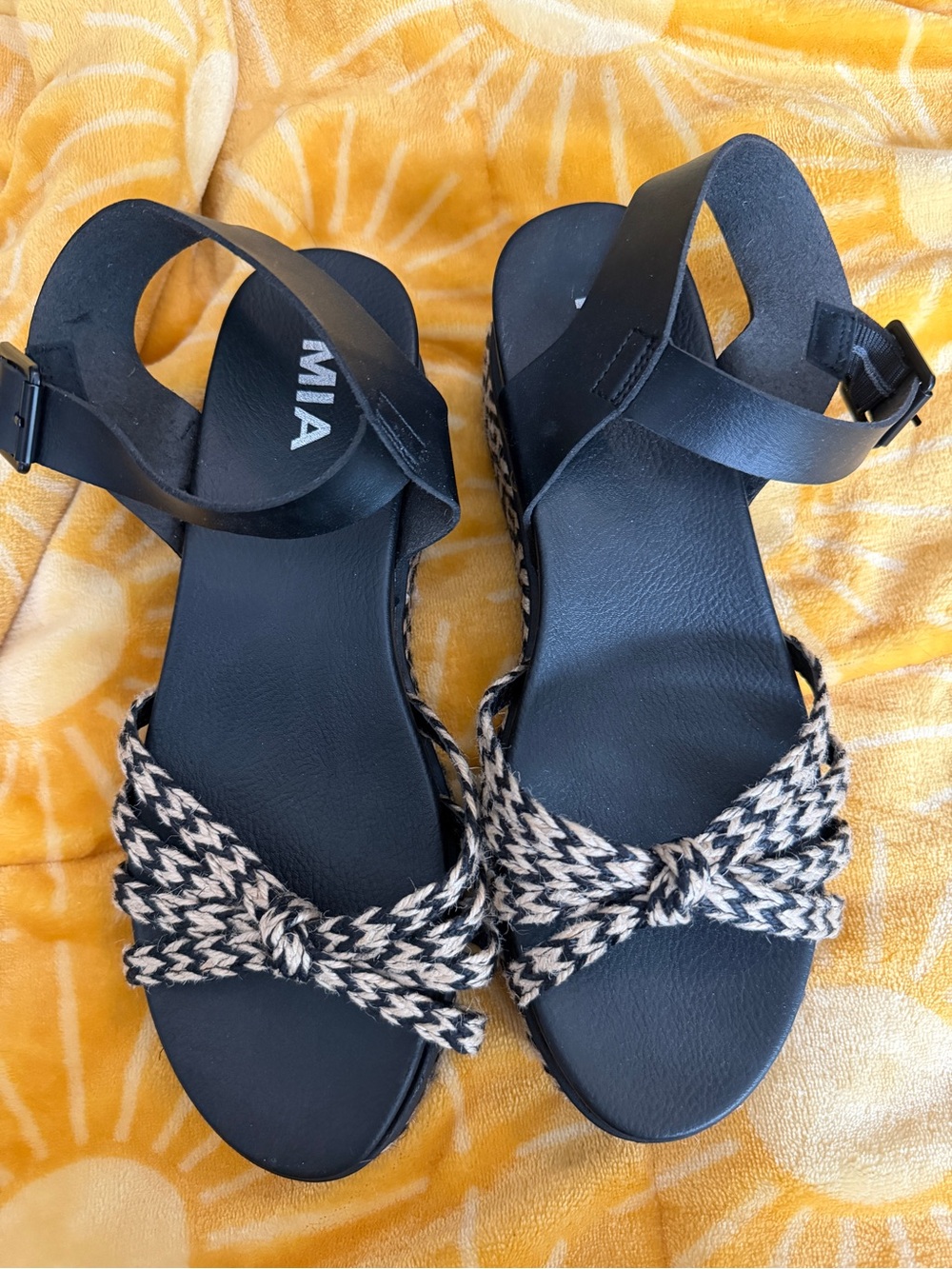 MIA Black Sandal with Knotted Two-Tone Strap